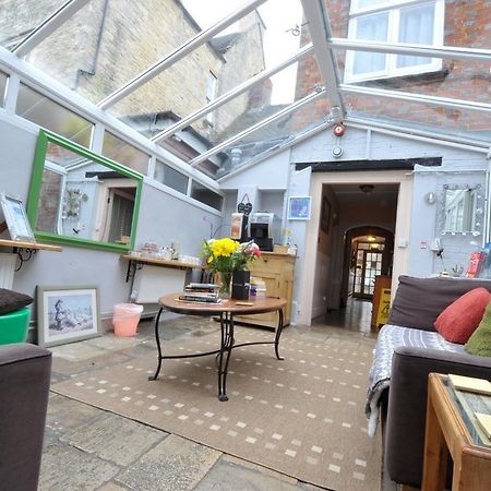 The Witney Guest House ภายนอก รูปภาพ